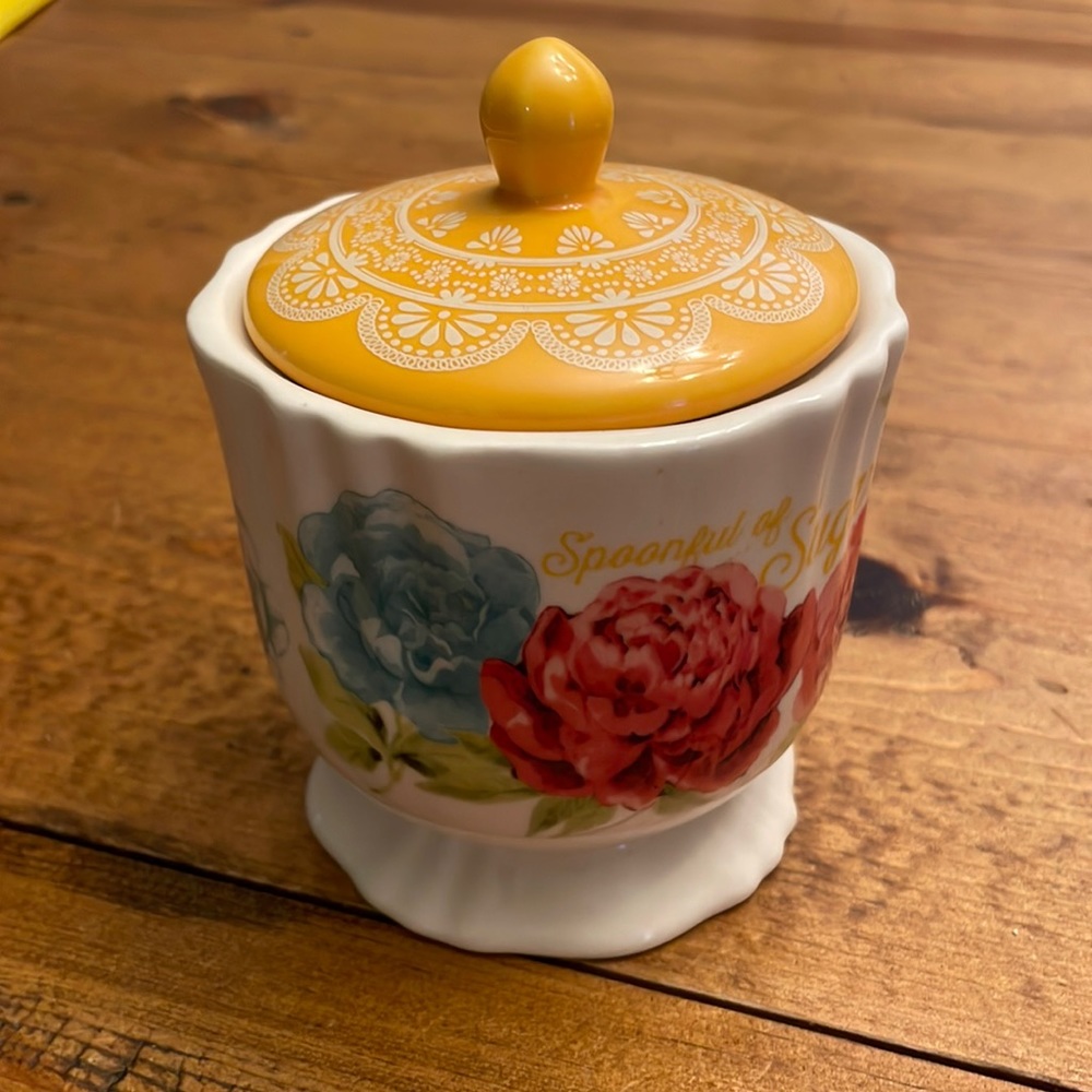 Pioneer Woman sugar bowl